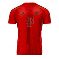 Maglia Calcio Bayern Munich Aleksandar Pavlovic #45 Prima Divisa 2024-25 Manica Corta